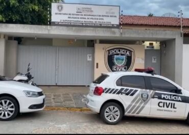 Mulher com tornozeleira eletrônica é presa por tráfico de drogas em Monteiro