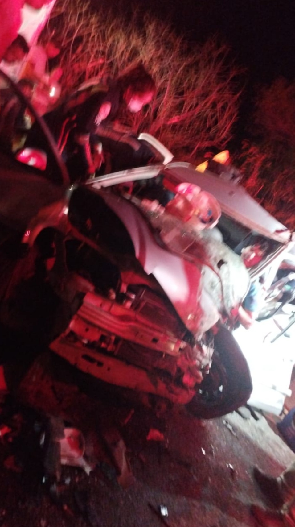 Acidente no Sertão deixa mulher morta e quatro pessoas feridas