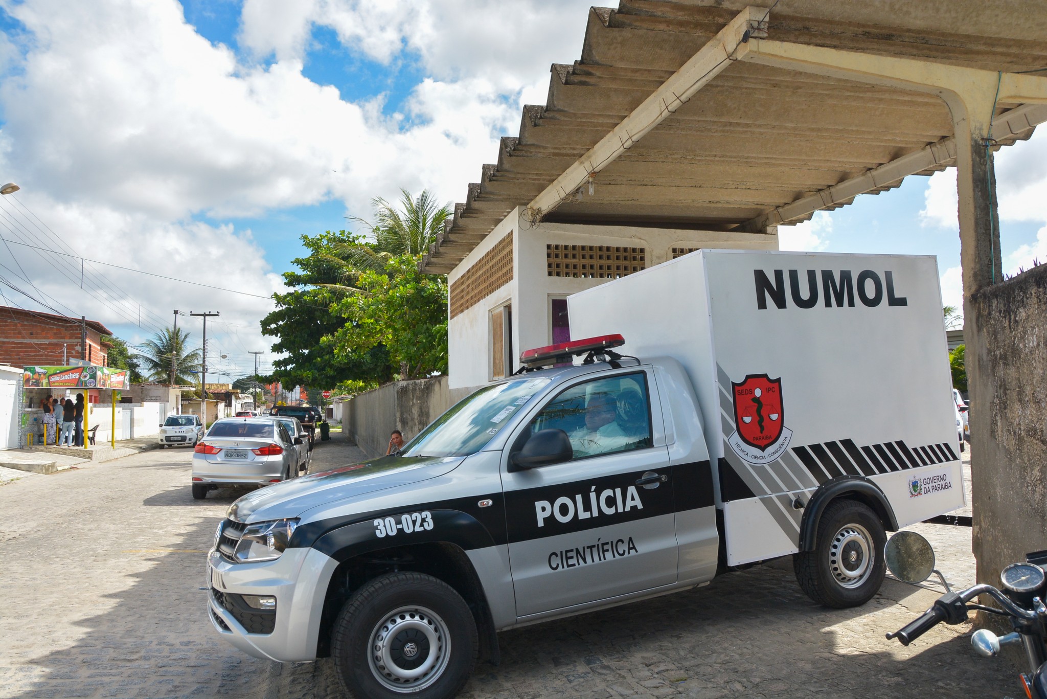 Corpo é encontrado queimado com ferimentos na cabeça em cidade da PB