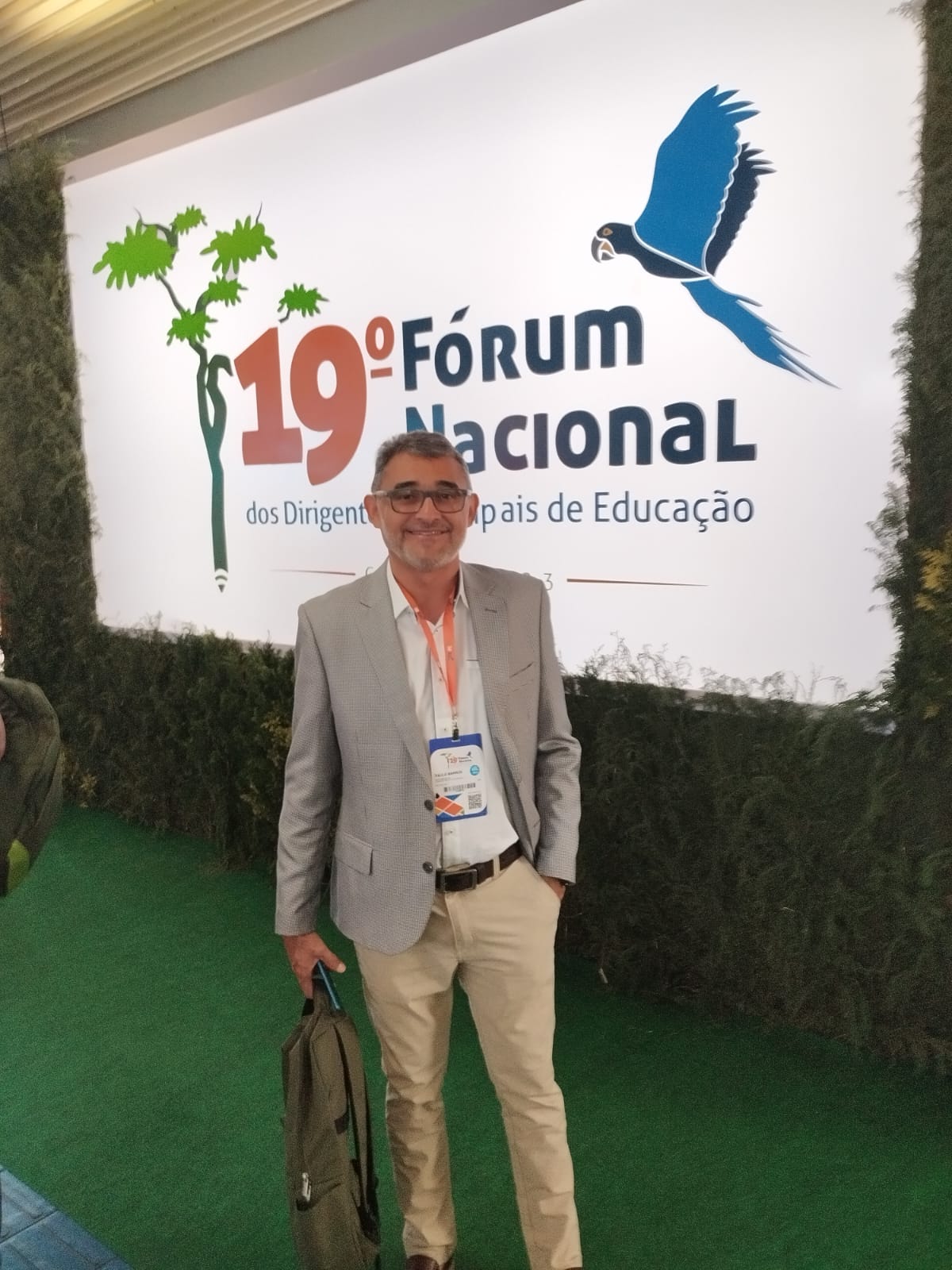 Sec. de Educação de Serra Branca, Paulo Sérgio Barros e o assistente técnico Fabiano Oliveira participam do 19º Fórum Nacional dos Dirigentes Municipais de Educação