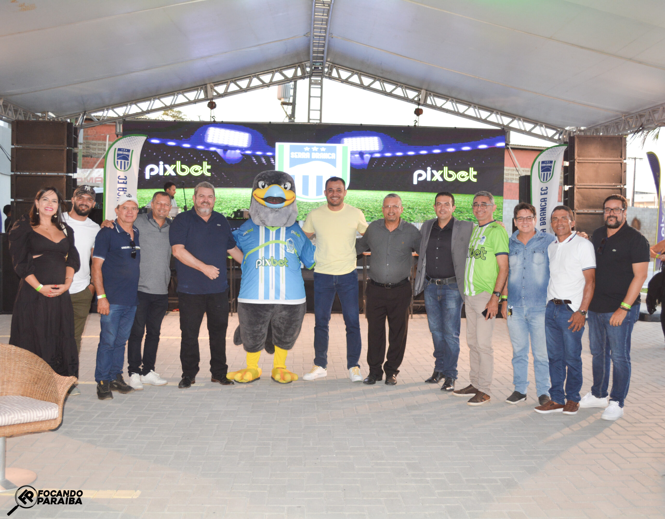 Lideranças políticas prestigiarem a entrega do Centro de Treinamento do Serra Branca Esporte Clube