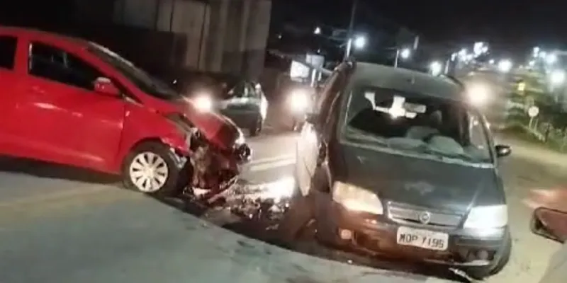 Colisão entre dois carros é registrada em Monteiro
