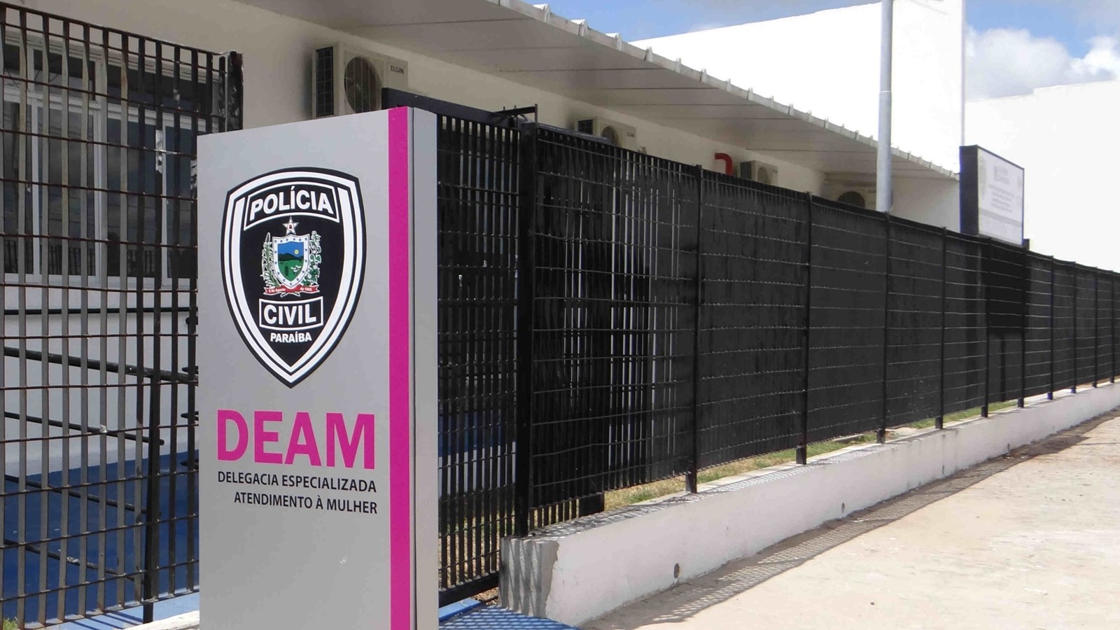 Homem expõe partes íntimas para dentista durante atendimento em clínica de João Pessoa