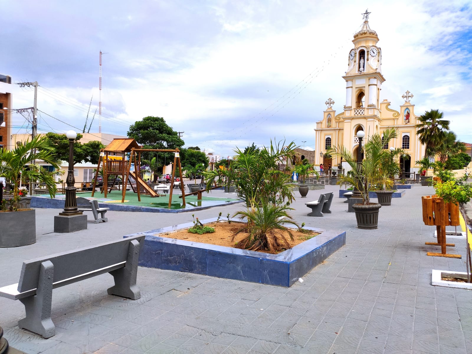 Prefeitura de Serra Branca conclui reforma de praça central