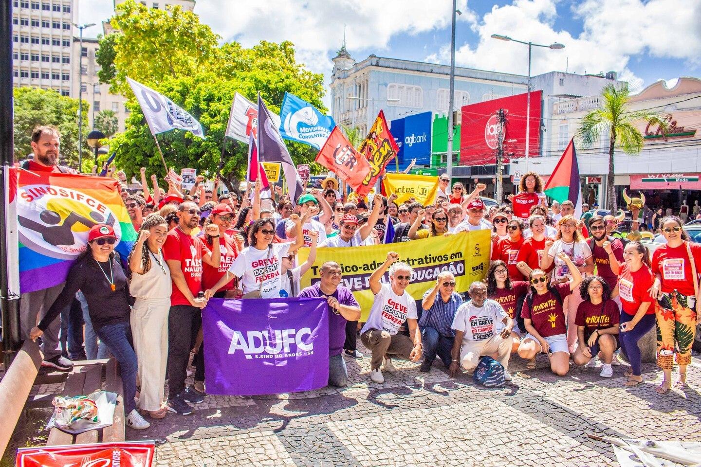Professores das universidades federais decidem encerrar greve em todo o país