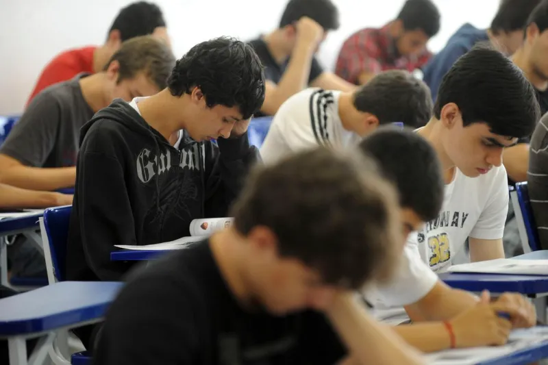 Lula sanciona reforma do Ensino Médio no Brasil; Enem não terá mudanças