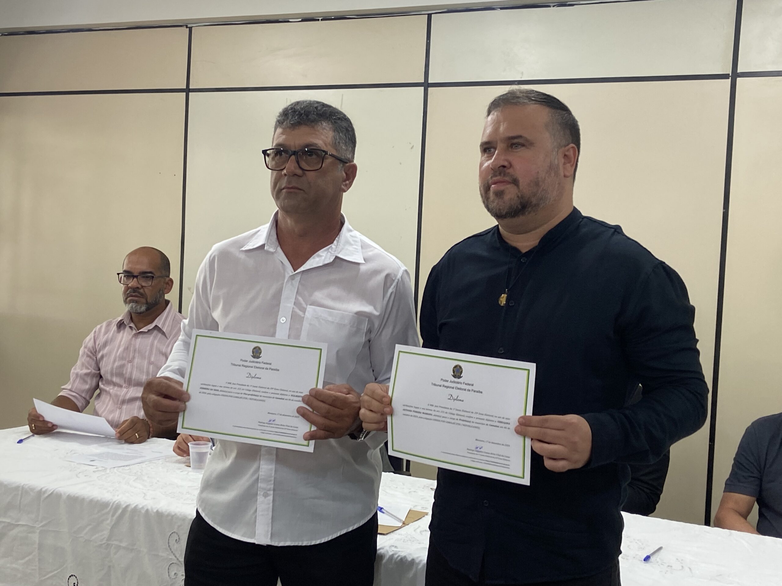 Prefeito reeleito de Camalaú Bira Mariano e o vice Gilberto são diplomados