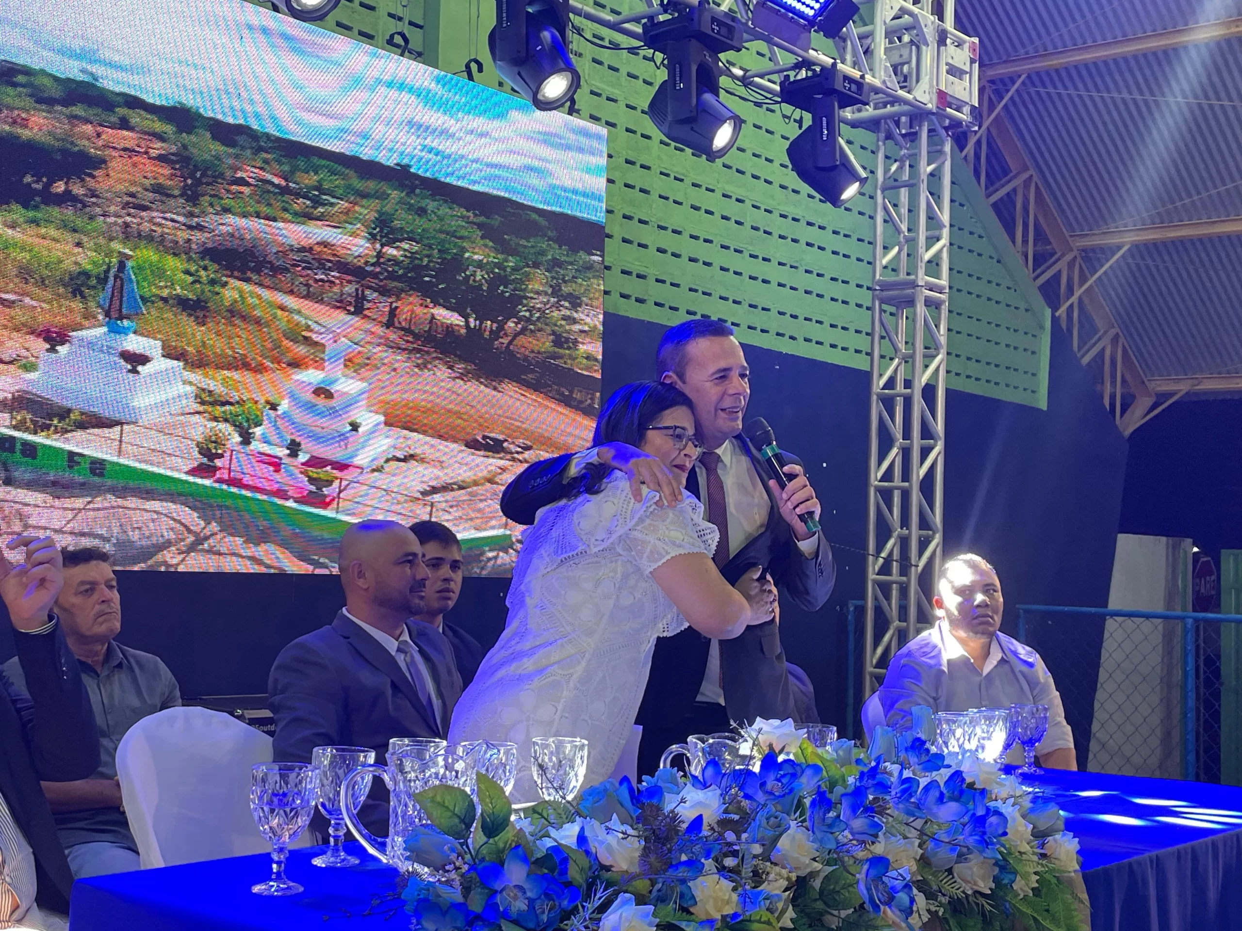 Prefeito Márcio Leite e vice-prefeita Aucilene Tutu tomam posse em São João do Tigre