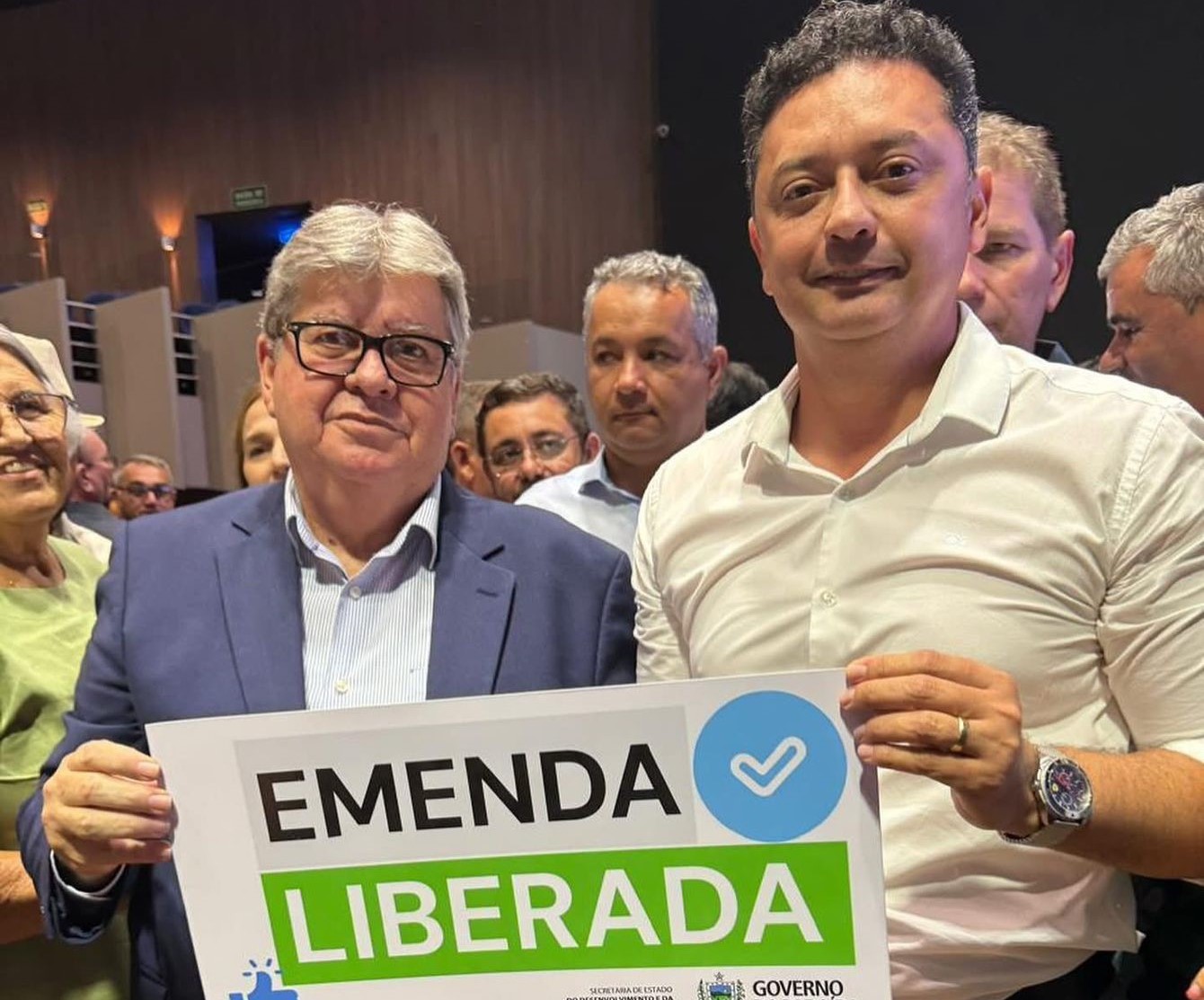 Éden Duarte comemora anúncio da pavimentação da PB que liga Sumé a São José dos Cordeiros