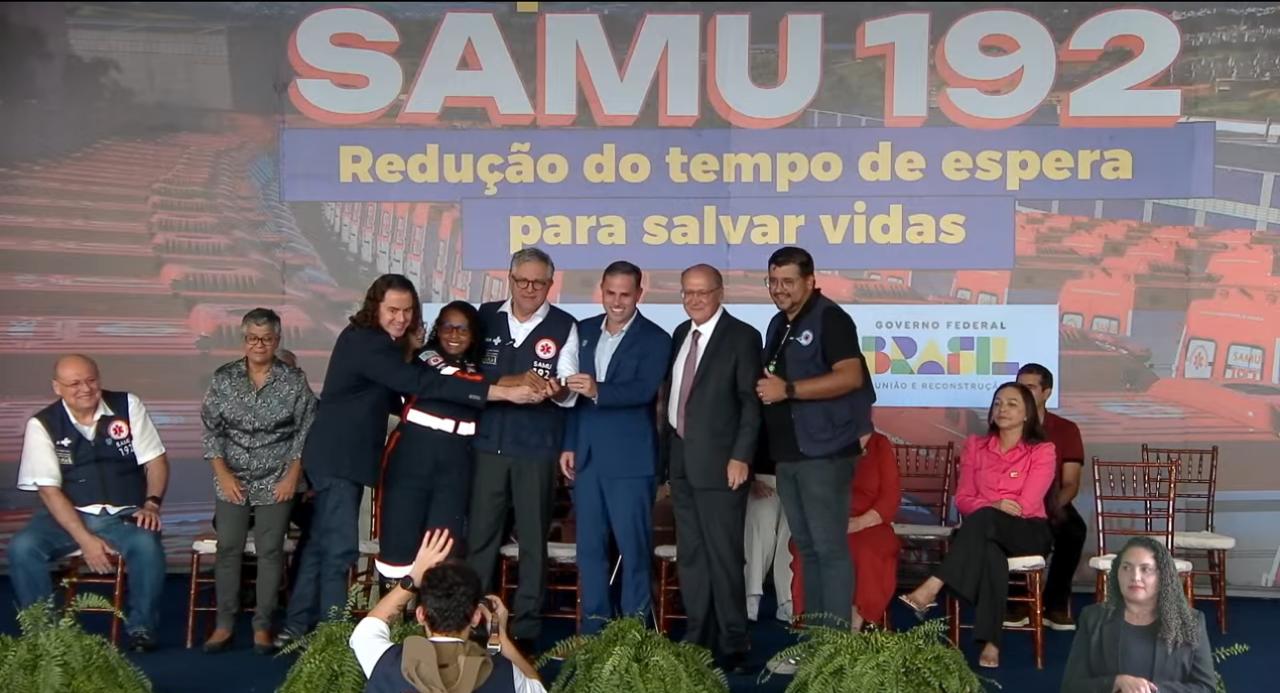 Prefeito de São José dos Cordeiros recebe chaves do SAMU simbolizando momento especial para saúde do município
