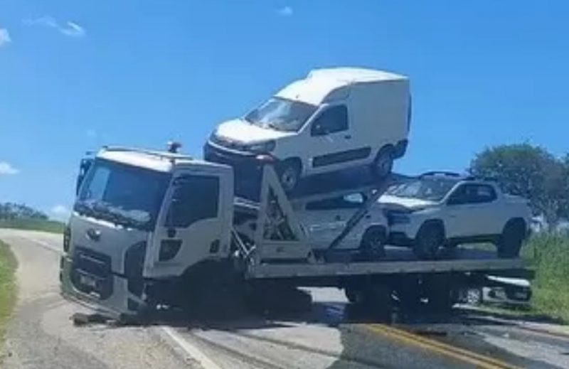 Empresária morre em acidente envolvendo carro e caminhão cegonha em cidade da PB
