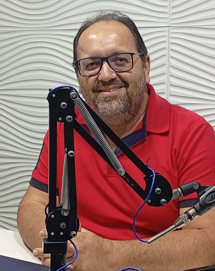 Presidente da Câmara de Sumé, Jeffeson Menezes, concede entrevista à 95 FM e destaca projetos em tramitação, ações na zona rural e expectativa para o São João