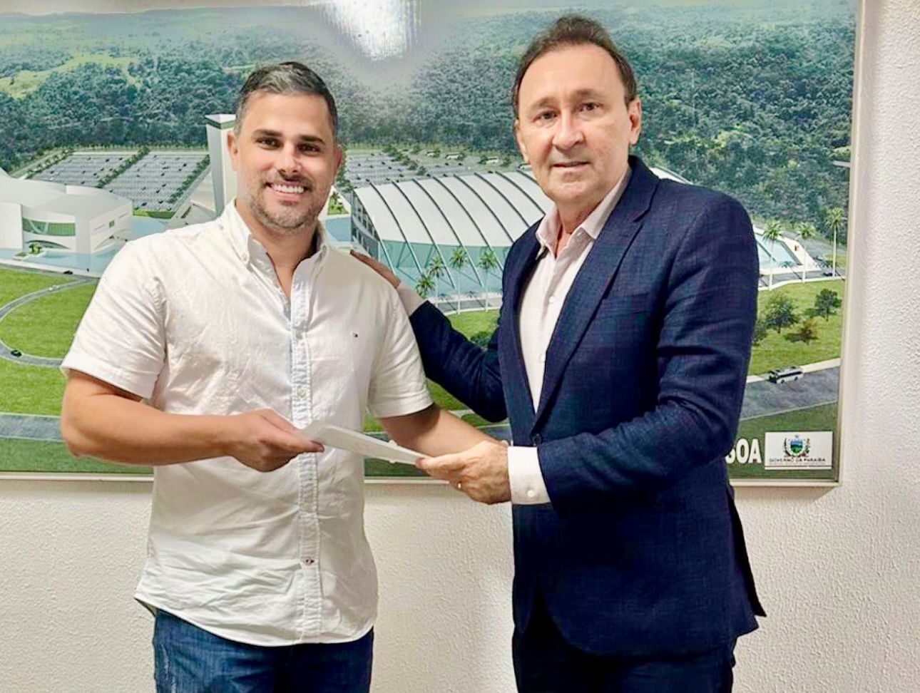 Prefeito Felício Queiroz confirma asfaltamento entre São José dos Cordeiros e São João do Cariri, após audiência com secretário
