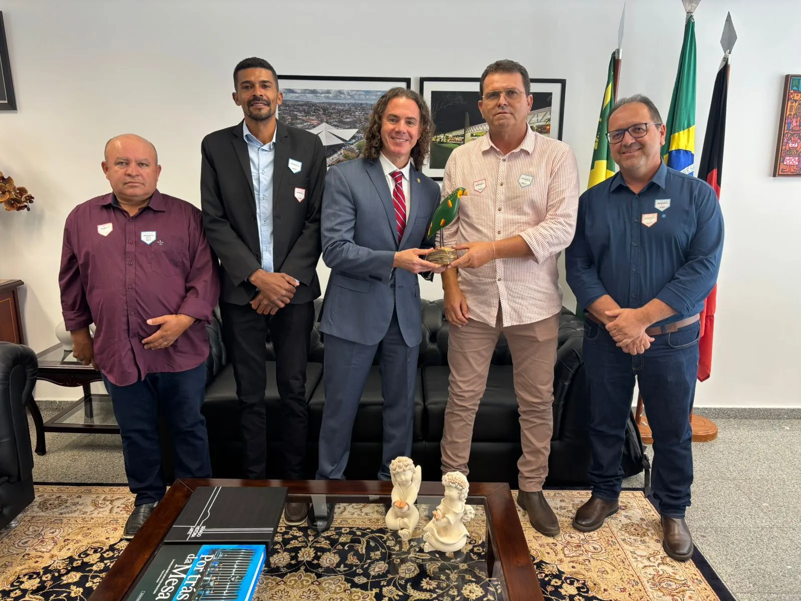 Em mais uma articulação, Manezinho consegue recursos de mais de R$ 3 milhões com senador Veneziano