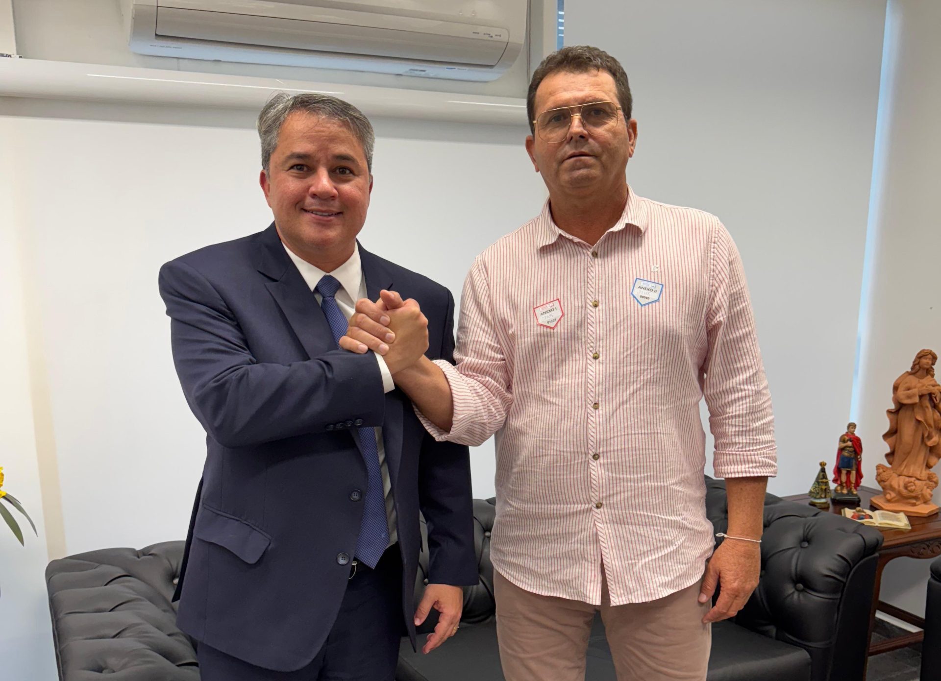 Prefeito Manezinho garante recursos para Sumé com senador Efraim Filho na ordem de mais de R$ 7 milhões