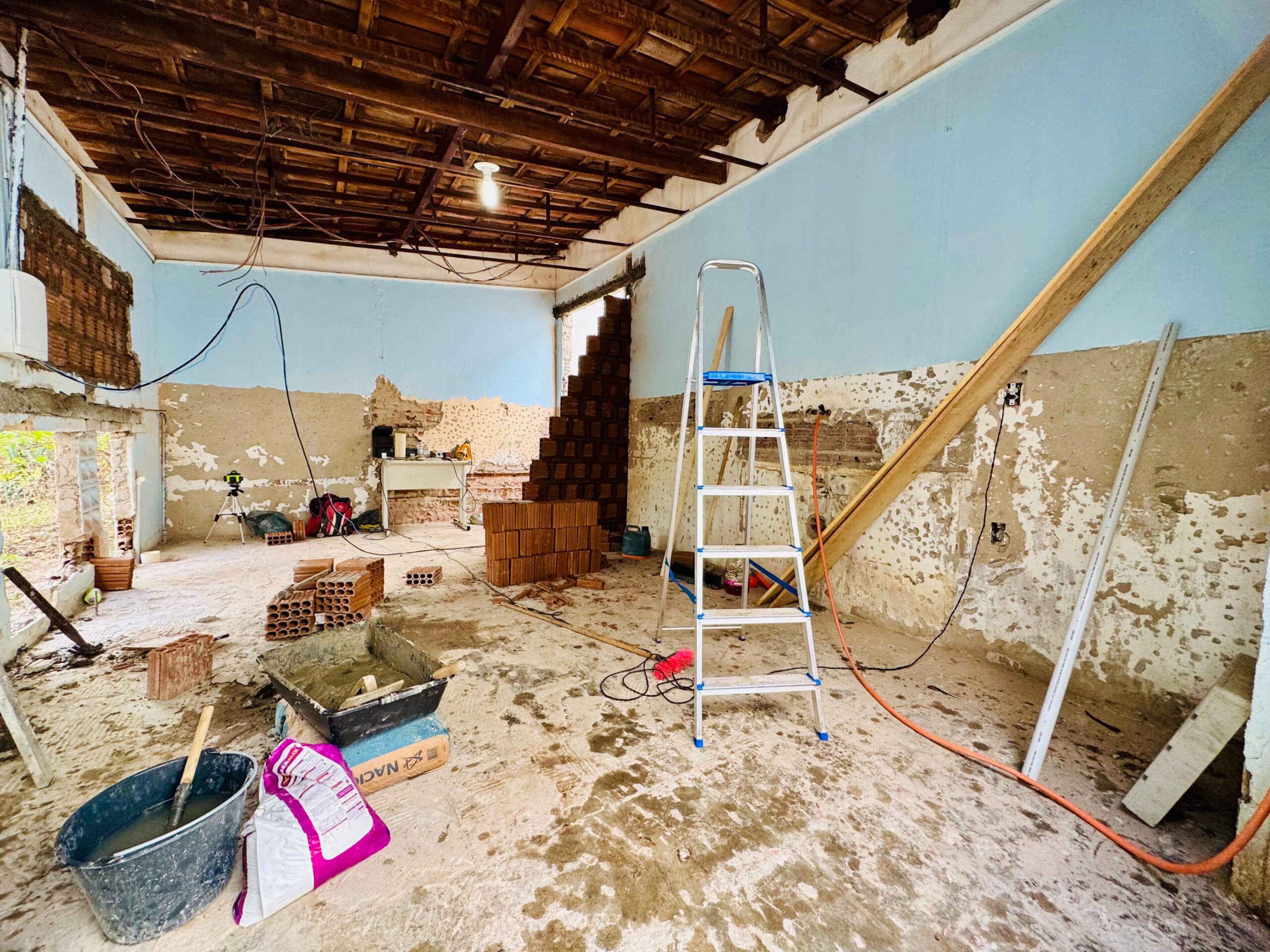 Prefeitura de São José dos Cordeiros inicia reforma da Usina de Leite com recursos próprios