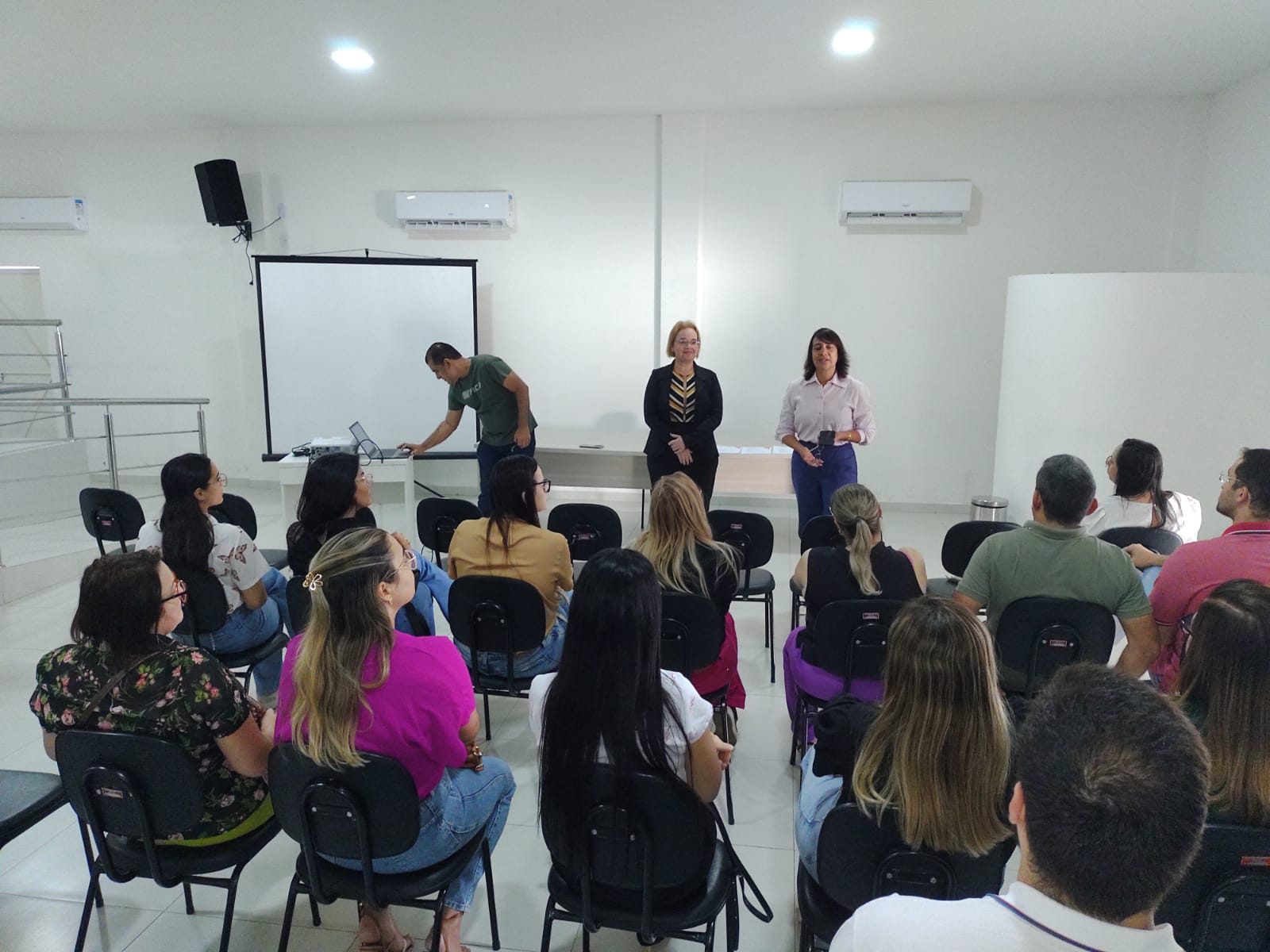 Em Sumé, capacitação orienta profissionais sobre Paraíba Contra o Câncer e novas atualizações da Vigilância Sanitária Estadual