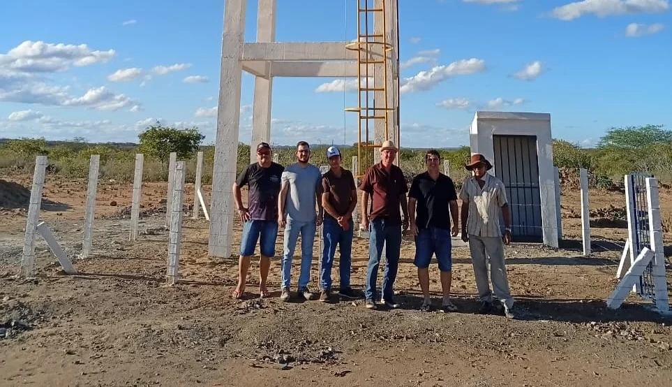 Prefeito Genival Queiroz entrega novo sistema de abastecimento de água que beneficia comunidades em Parari