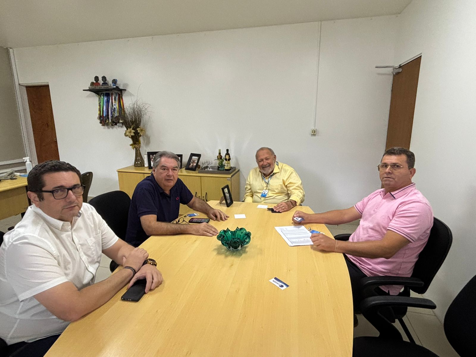 Prefeito Manezinho Lourenço articula em João Pessoa obra de abastecimento para a comunidade Jurema, de Sumé