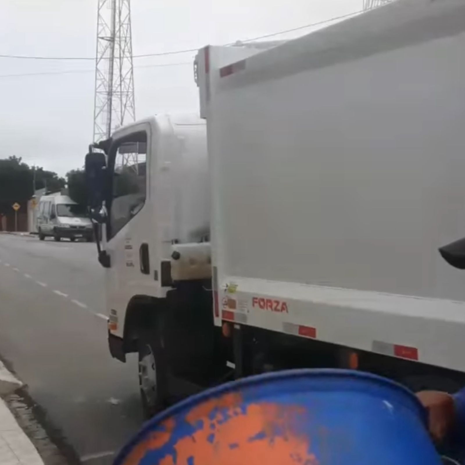 Prefeitura de Parari conquista caminhão compactador e reforça apelo por conscientização no descarte de lixo