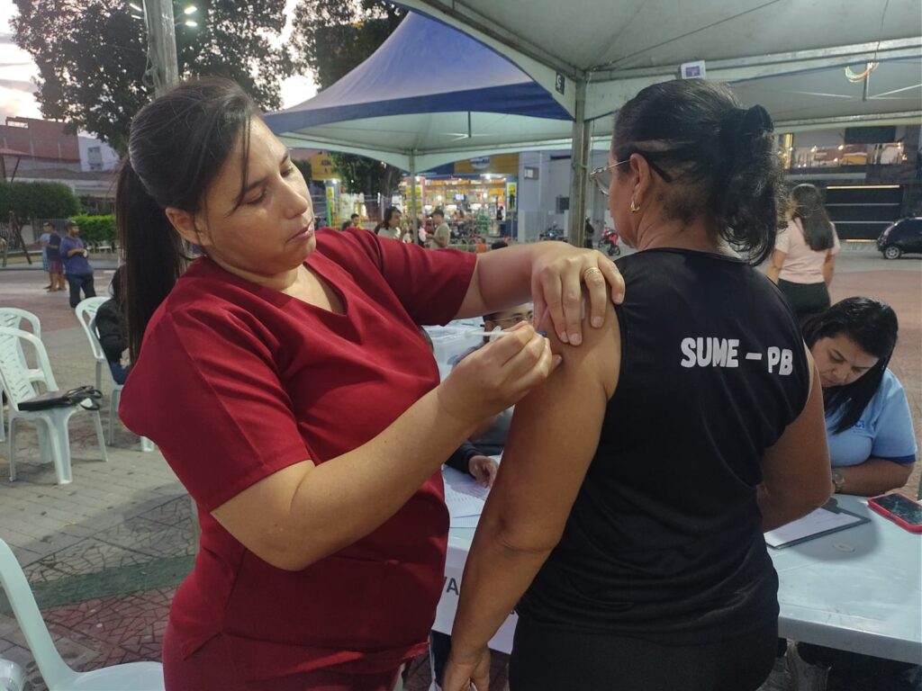 Saúde de Sumé promove Dia D de Vacinação em praça pública para todos os públicos
