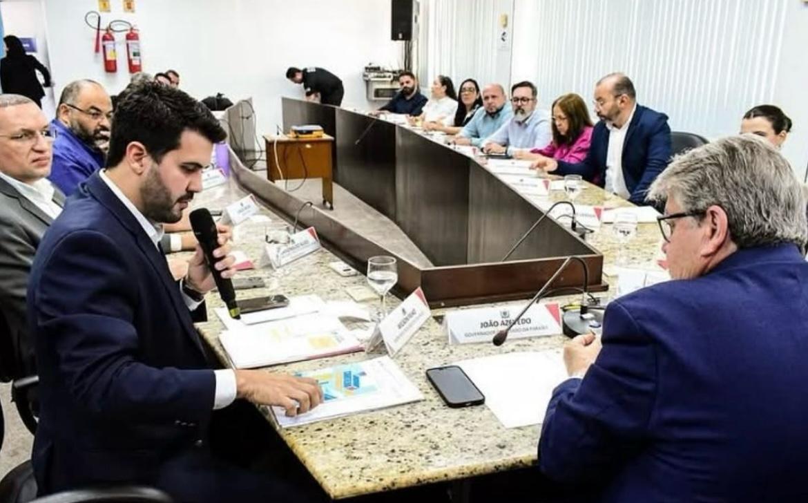 Gerente da 5ª Gerência Regional de Educação participa de reunião com secretário Wilson Filho e governador João Azevêdo sobre o SAEB 2025