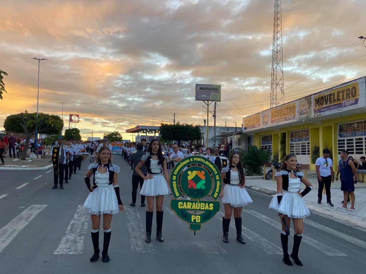 Desfile Cívico em Caraúbas destaca letramento racial e diversidade