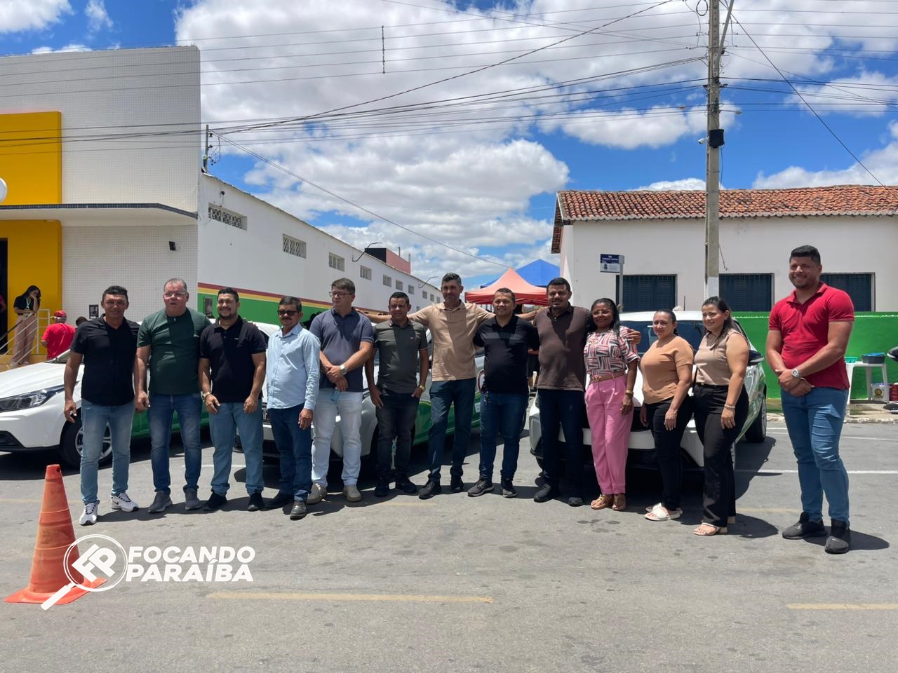 Prefeitura de Caraúbas realiza entrega de cinco veículos 0km com apoio do deputado Dr. Romualdo