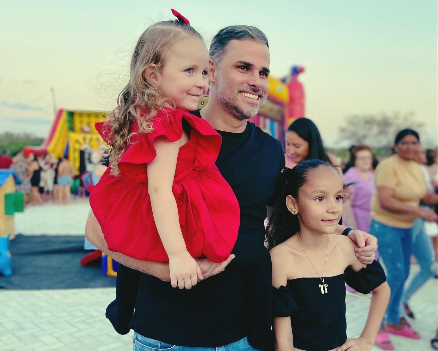 Gestão do prefeito Felicio Queiroz realiza grande festa em homenagem às crianças de São José dos Cordeiros