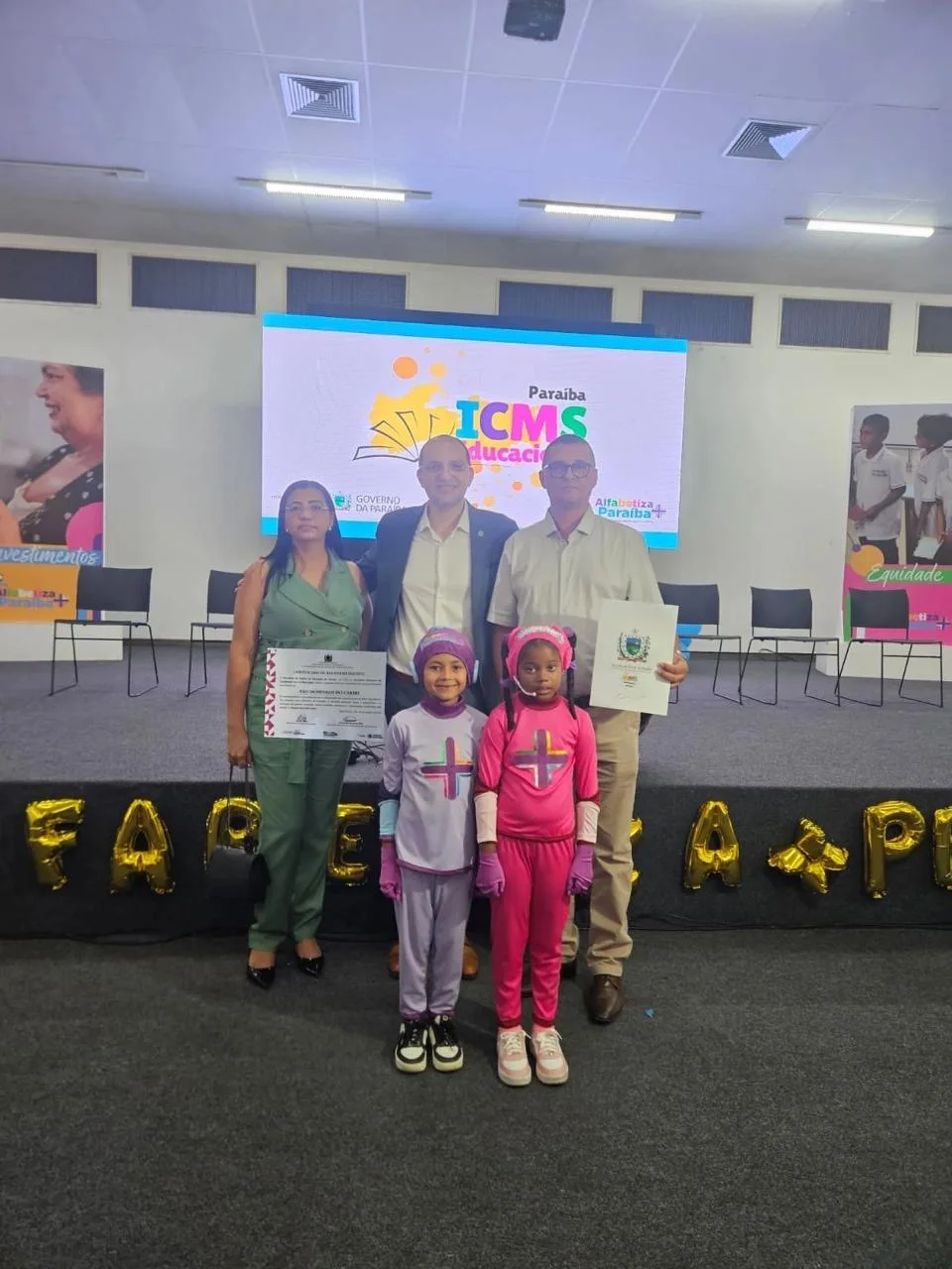 São Domingos do Cariri recebe Certificado de Reconhecimento por meta de alfabetização alcançada em 2024