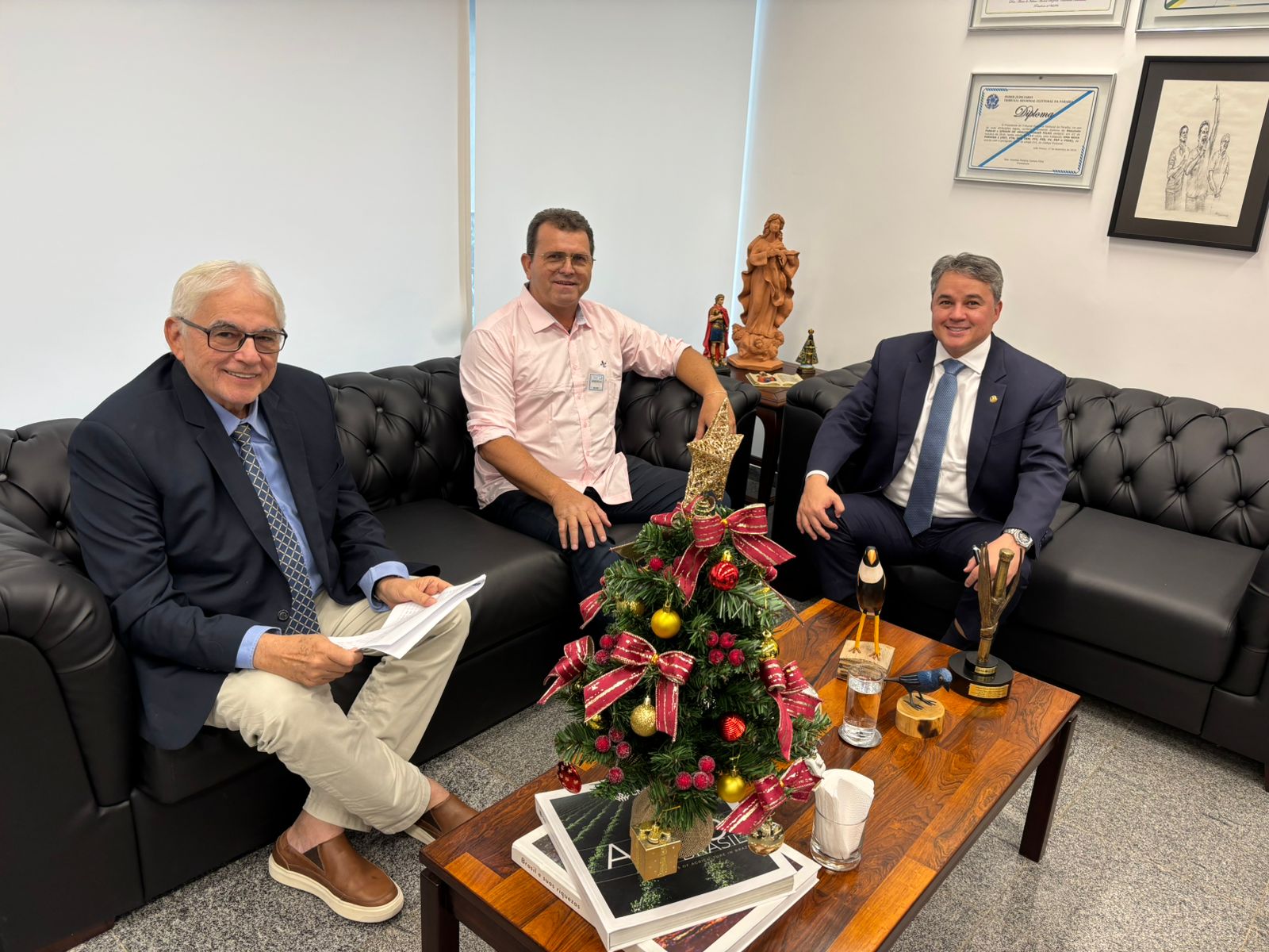 Com senador Efraim, prefeito Manezinho garante novas emendas para fortalecer investimentos no município