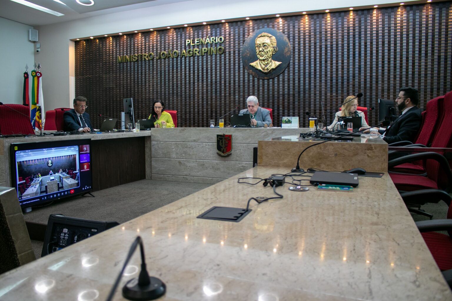 TCE reprova contas de Câmara do Cariri e imputa multa de quase 40 mil; altos gastos com produtos de limpeza chamam atenção