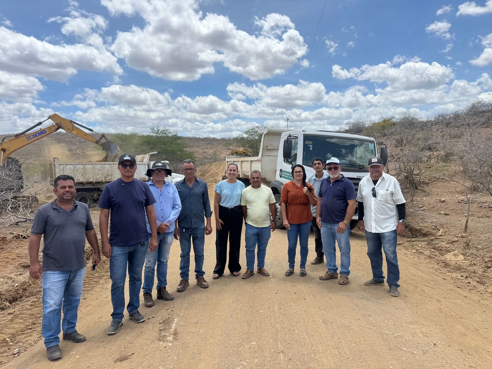 Prefeitura de São Domingos do Cariri avança nos serviços de cascalhamento na estrada que dá acesso a Santa Cruz do Capibaribe/PE