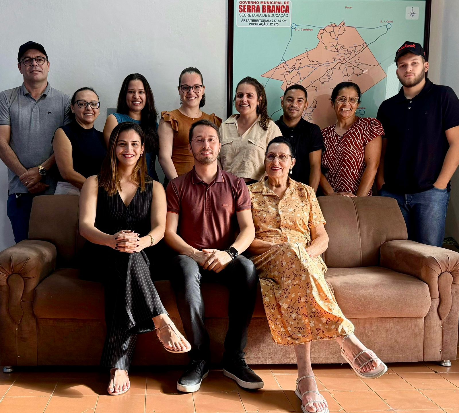 Secretária Kátia Passos deixa a Educação de Serra Branca e Eduardo Feliphe assume a pasta