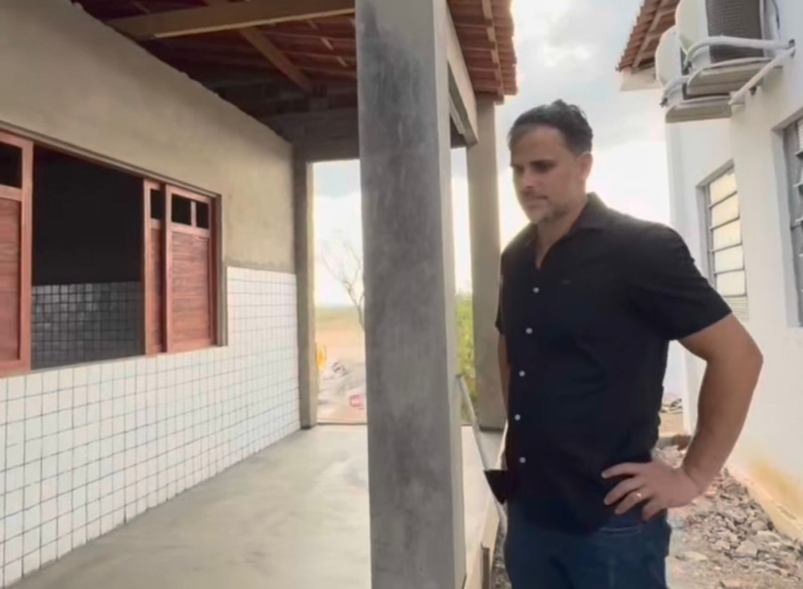 Prefeito Felício Queiroz acompanha reforma e ampliação de escola em São José dos Cordeiros