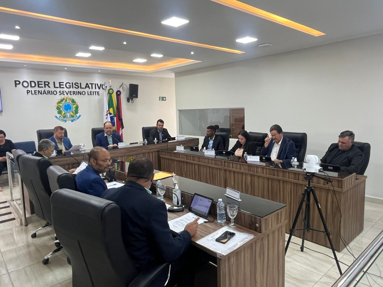 Câmara de Sumé aprova, em sessão extraordinária, adequação ao salário mínimo dos servidores e parcerias do Executivo com associações