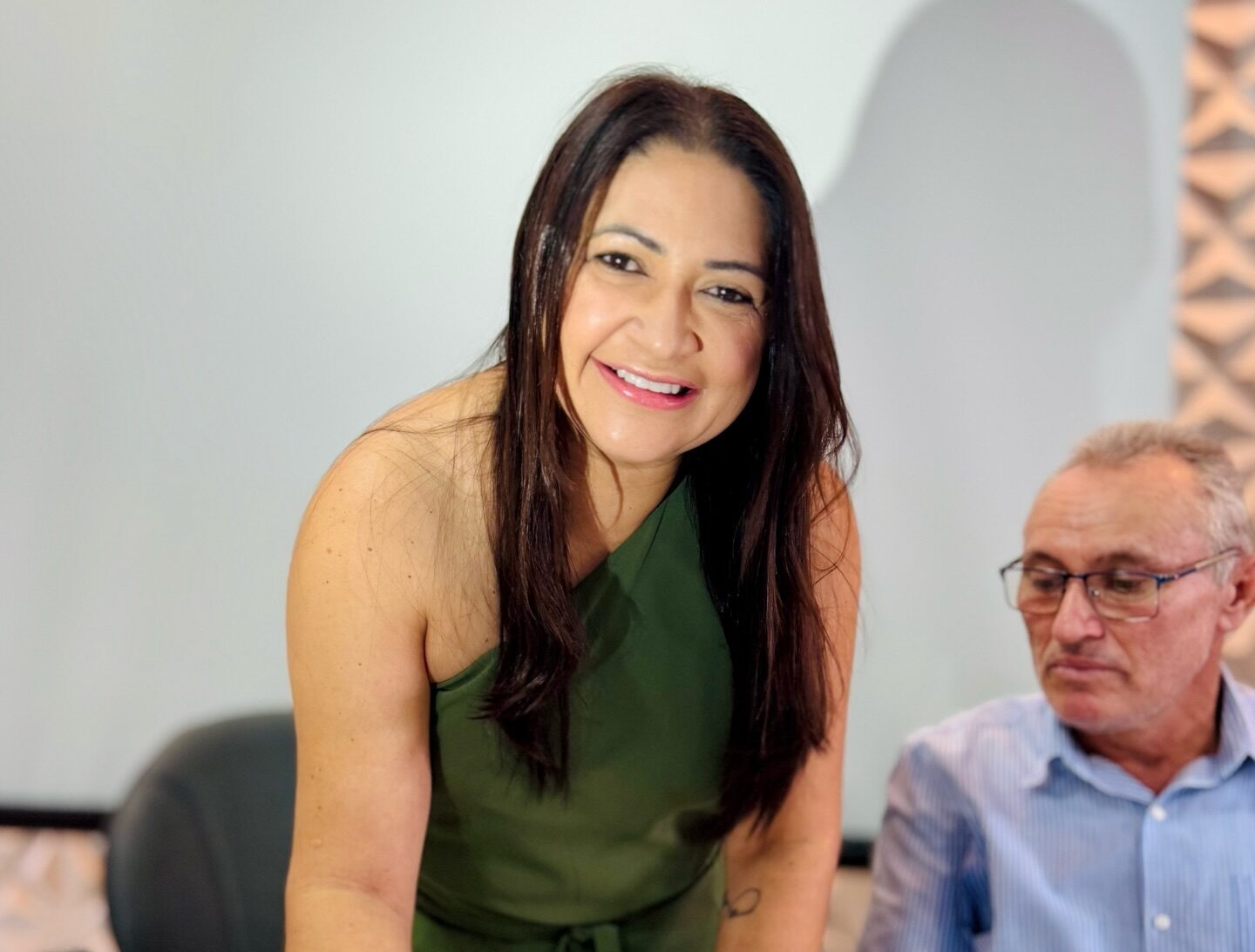 Rosângela Moura assume Prefeitura de São José dos Cordeiros como prefeita interina