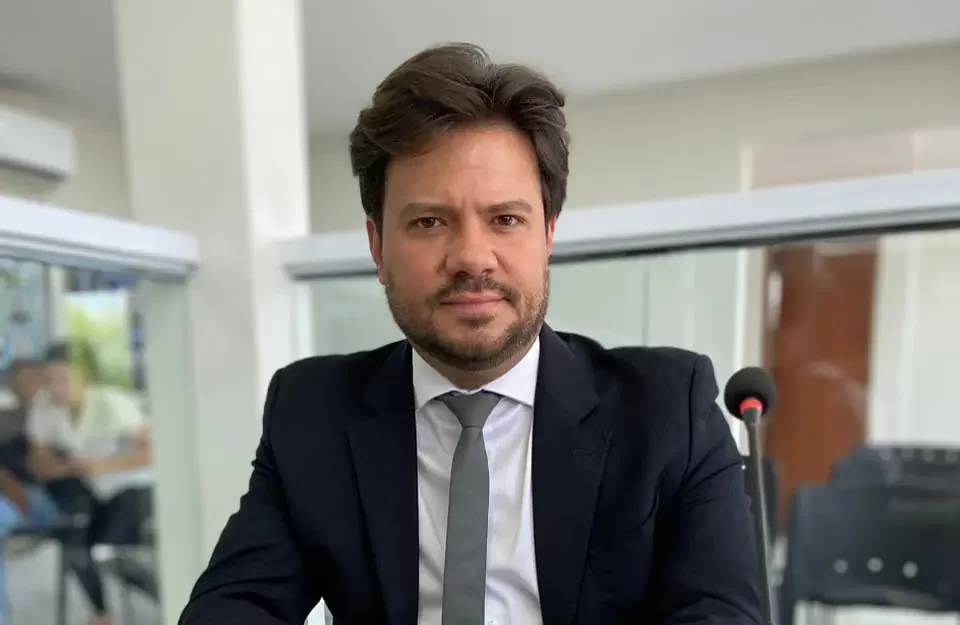 Secretário de Saúde de Serra Branca esclarece princípio de incêndio em ambulância e detalha providências adotadas