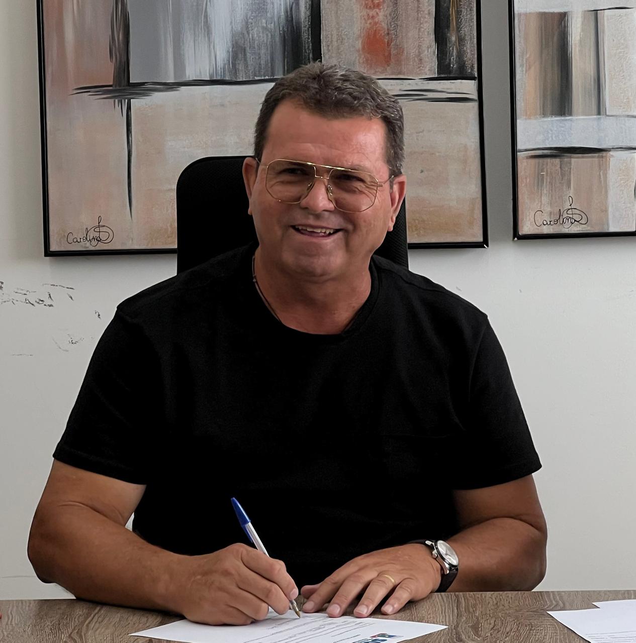 Prefeitura de Sumé dá ordem de serviço para pavimentar mais 12 ruas na cidade