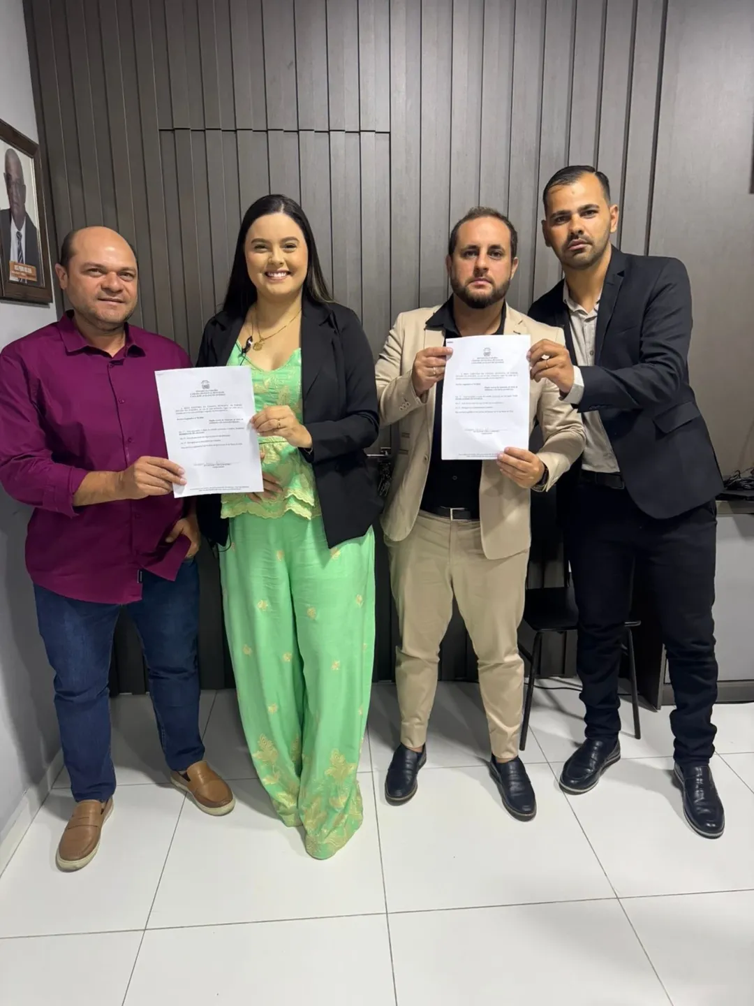 Câmara Municipal de Parari realiza entrega de Títulos de Cidadão e aprova novos projetos durante sessão ordinária