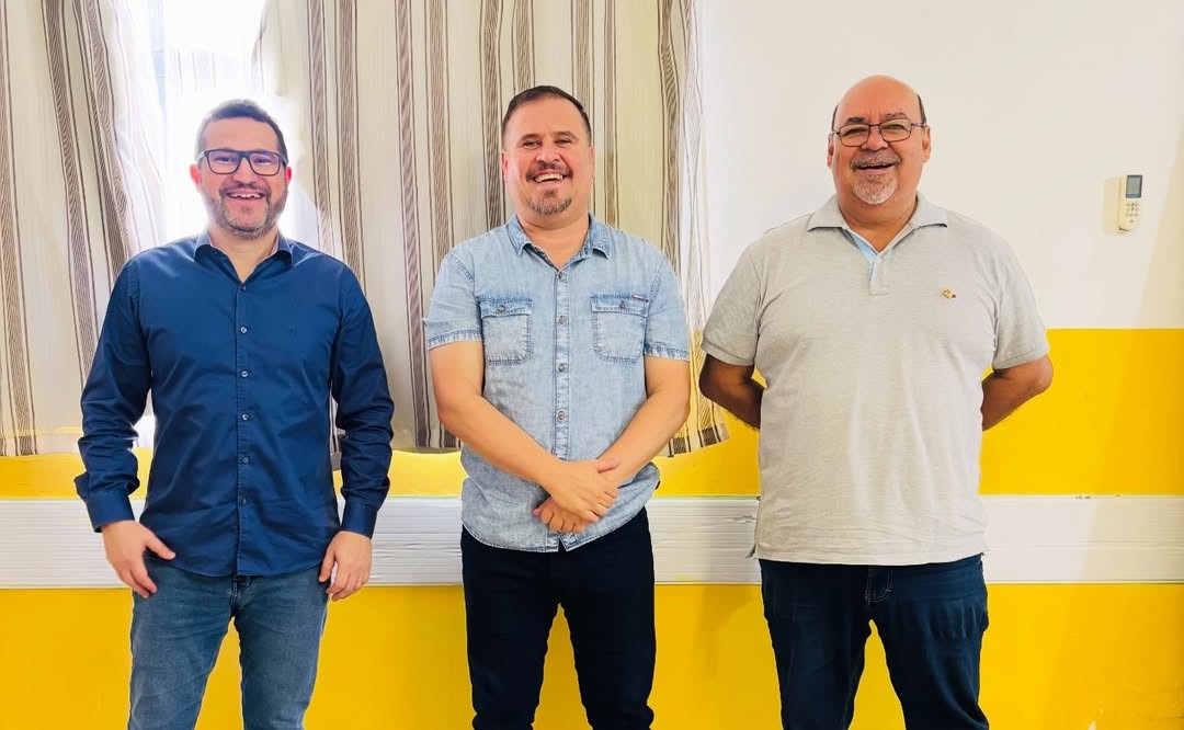 Prefeito Bira recebe representantes do Banco do Nordeste e registra crescimento nos investimentos em 2025, em Camalaú